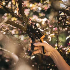 Fiskars Gartenschere 'Amboss' -Angebote Gruen Trieb Store 0920300457 FISKARS Gartenschere Amboss PowerStep 4 106738