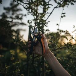 Fiskars Bypass-Schere 'PowerLever', Schwarz/orange -Angebote Gruen Trieb Store 0920300712 PowerLever Bypass Gartenschere 2 106811